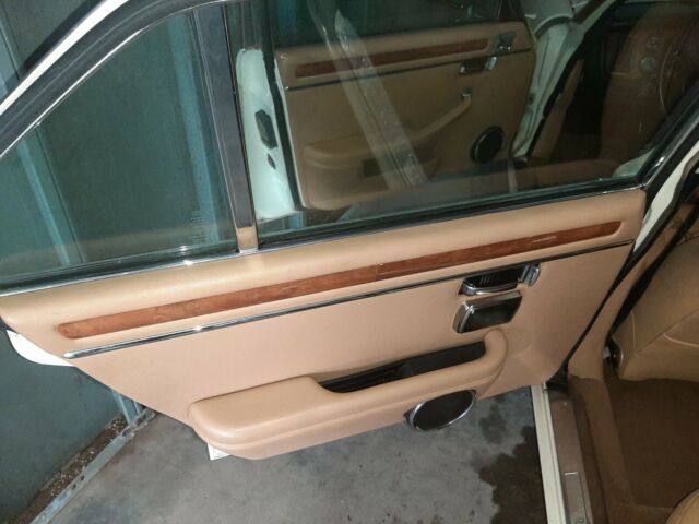 1987 Jaguar XJ6 Sedan