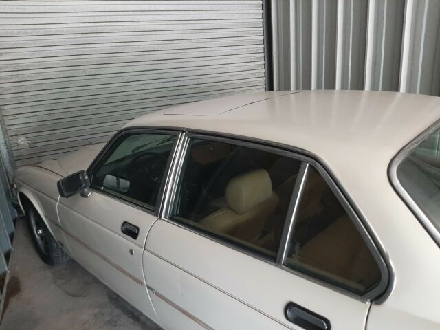 1987 Jaguar XJ6 Sedan