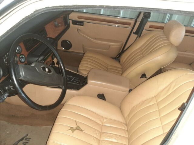 1987 Jaguar XJ6 Sedan