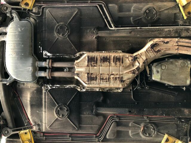 1988 Red BMW 6-Series Sedan