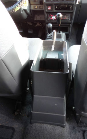 1993 Black Nissan Pathfinder