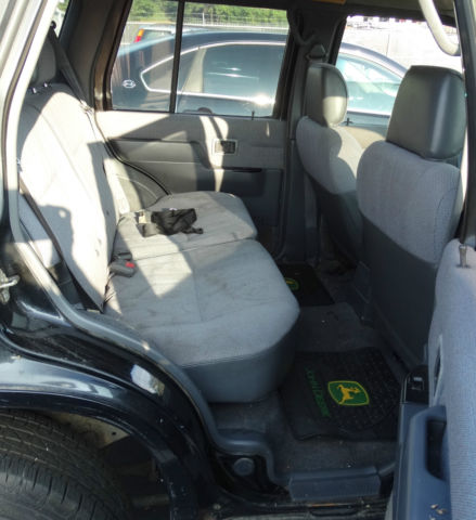 1993 Black Nissan Pathfinder