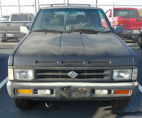 1993 Black Nissan Pathfinder