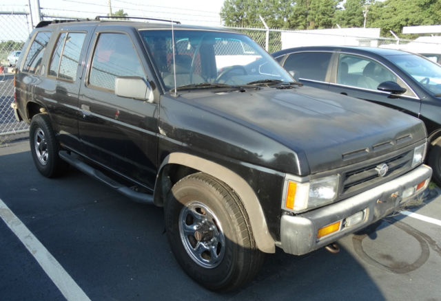 1993 Black Nissan Pathfinder