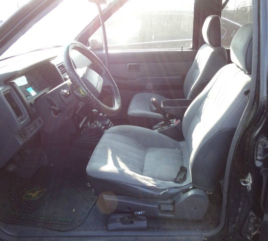 1993 Black Nissan Pathfinder