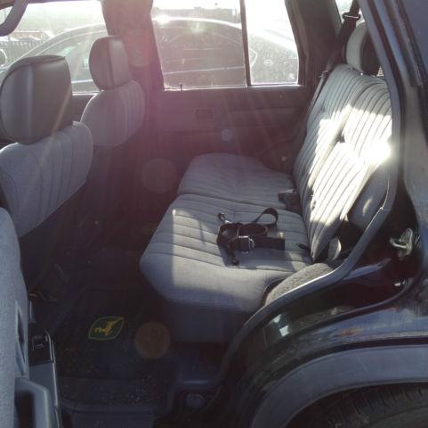 1993 Black Nissan Pathfinder