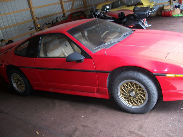 1988 Red Pontiac Fiero Coupe