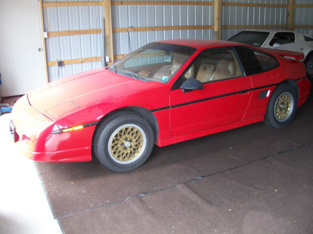 1988 Red Pontiac Fiero Coupe