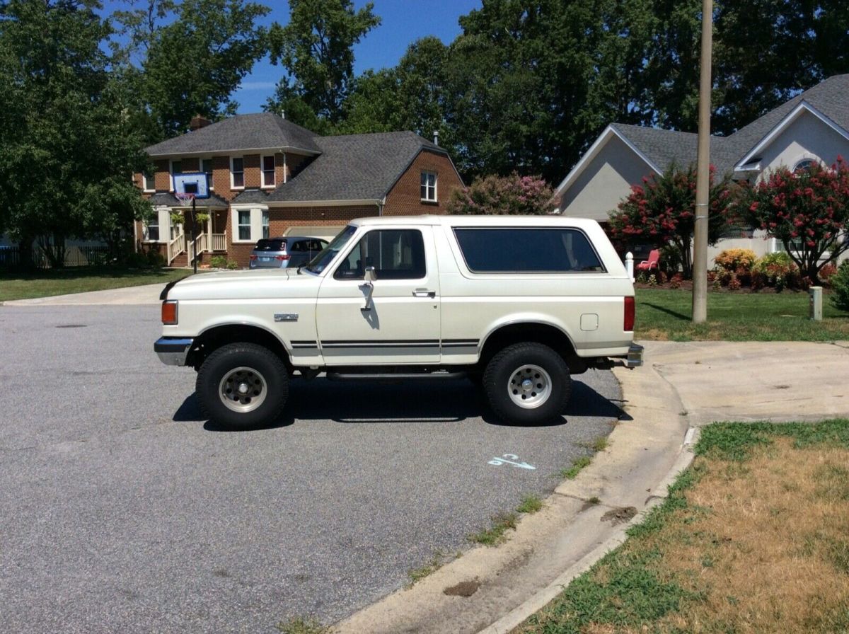 1990 White Ford Bronco
