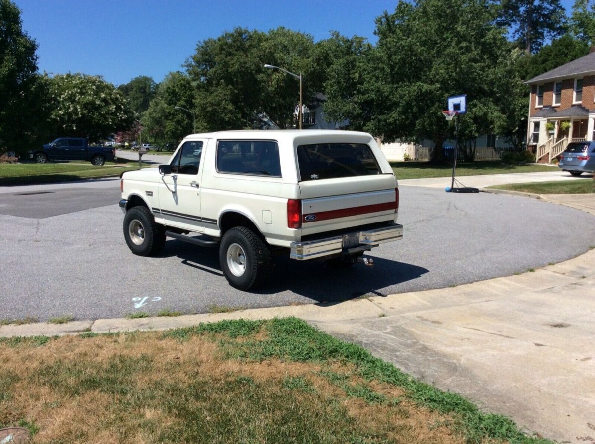 1990 White Ford Bronco