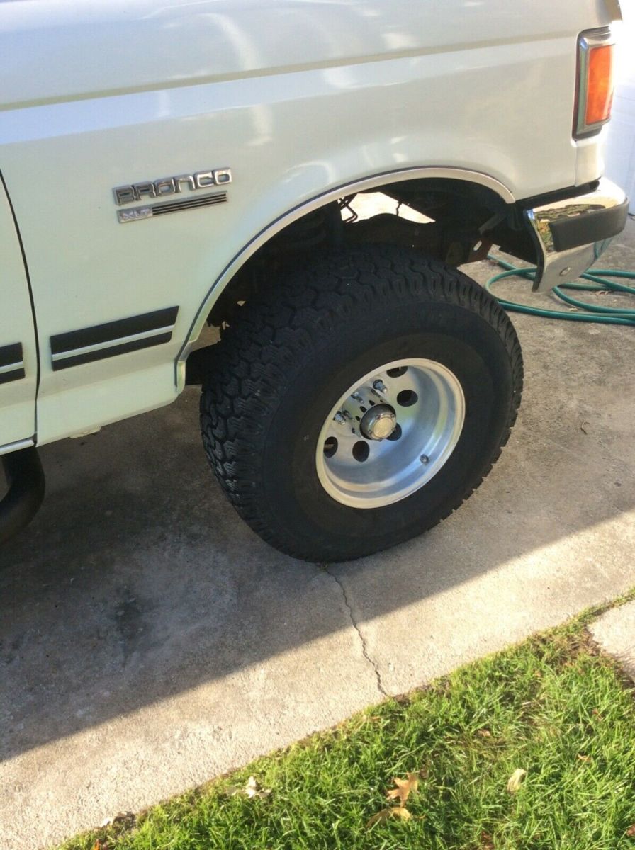 1990 White Ford Bronco