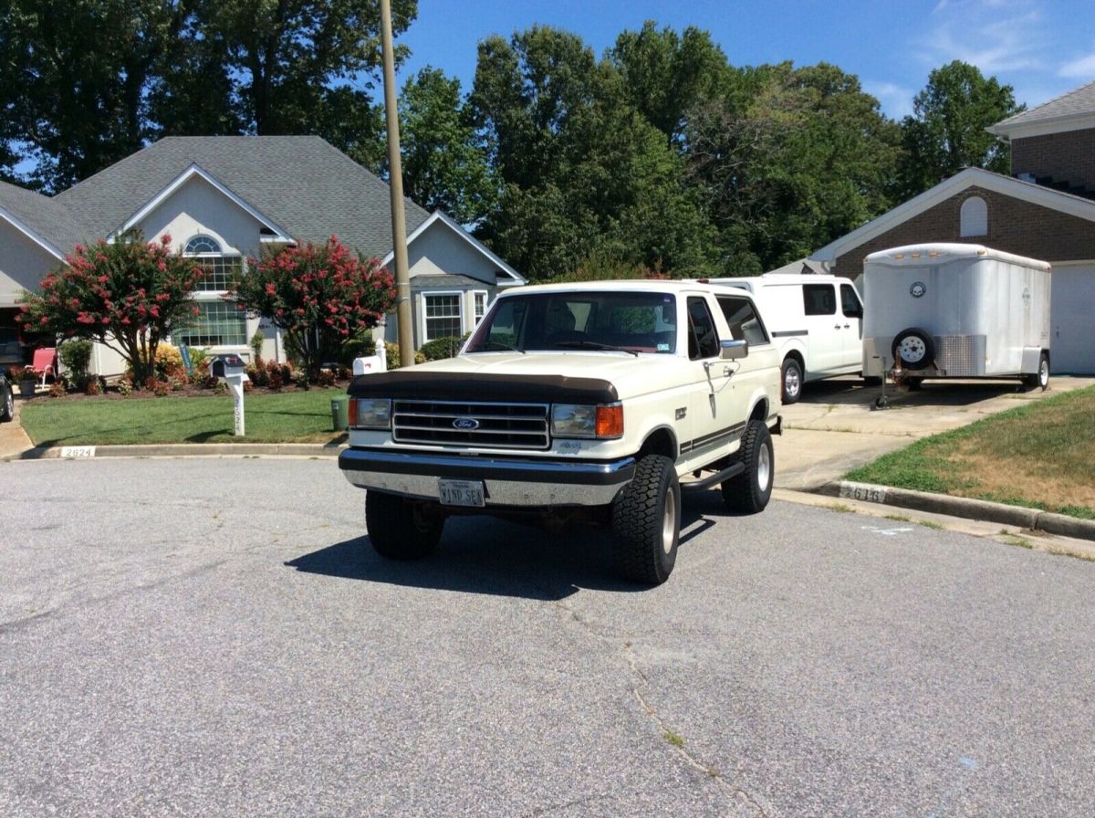1990 White Ford Bronco