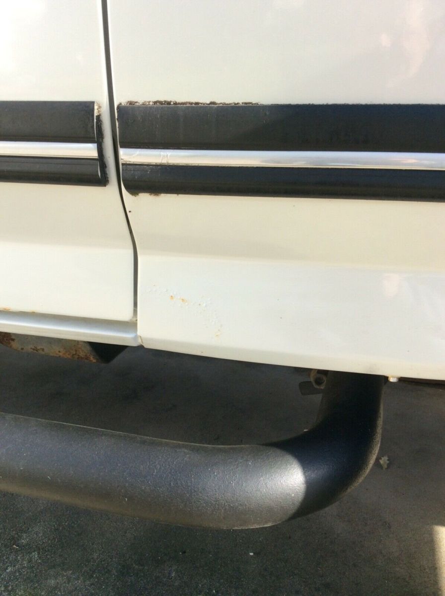 1990 White Ford Bronco