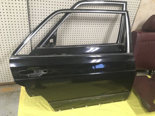 1987 Long Beach Blue Mercedes-Benz 300-Series Sedan