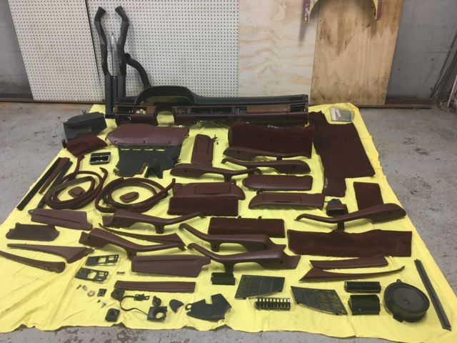 1987 Long Beach Blue Mercedes-Benz 300-Series Sedan