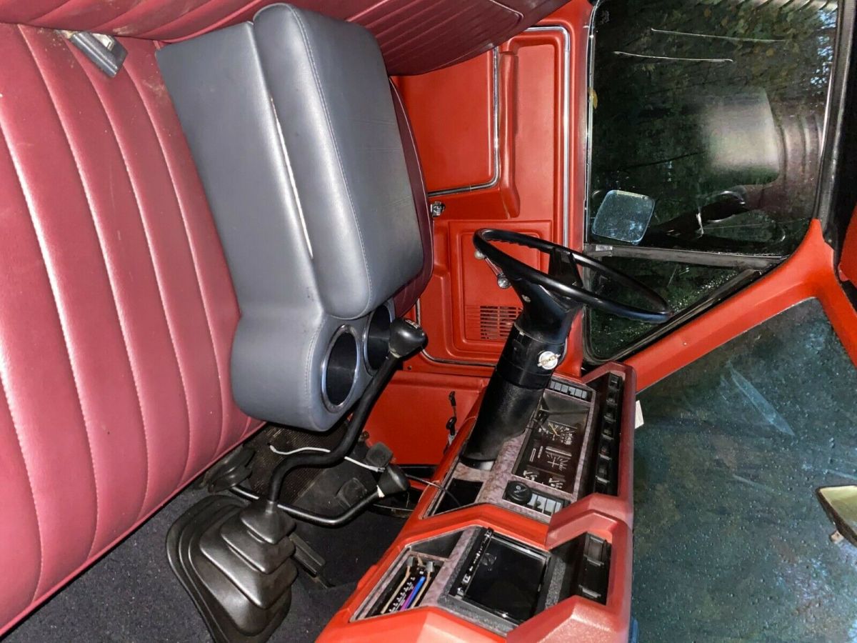 1985 Ford F-150 Standard Cab Pickup