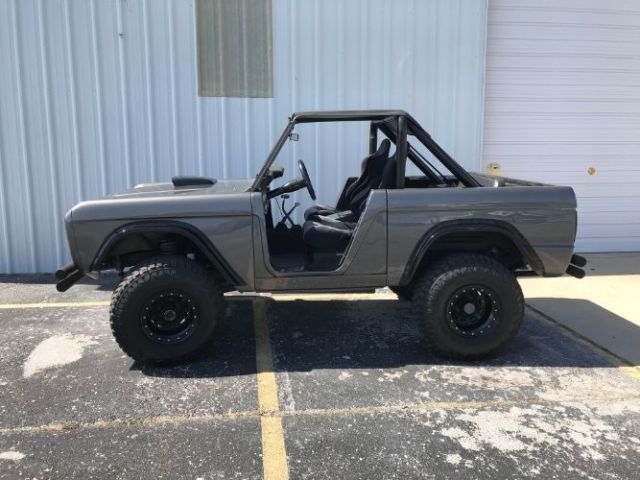 1972 GREY Ford Bronco 2 DOOR
