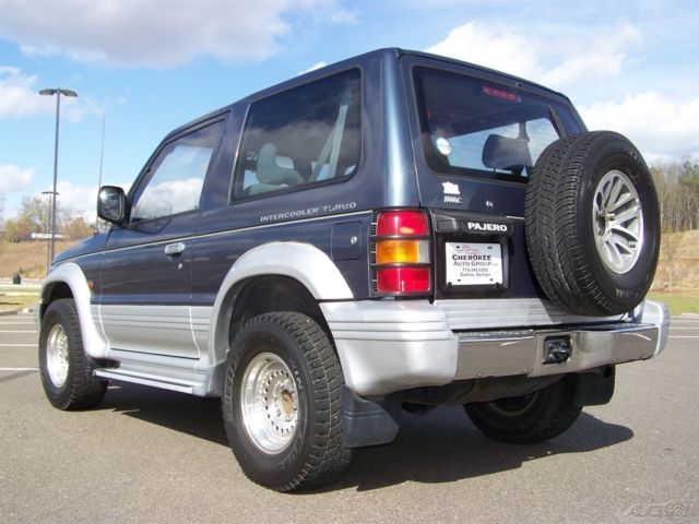 1991 Blue Mitsubishi Montero SUV