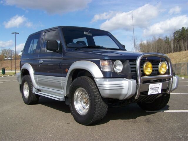 1991 Blue Mitsubishi Montero SUV