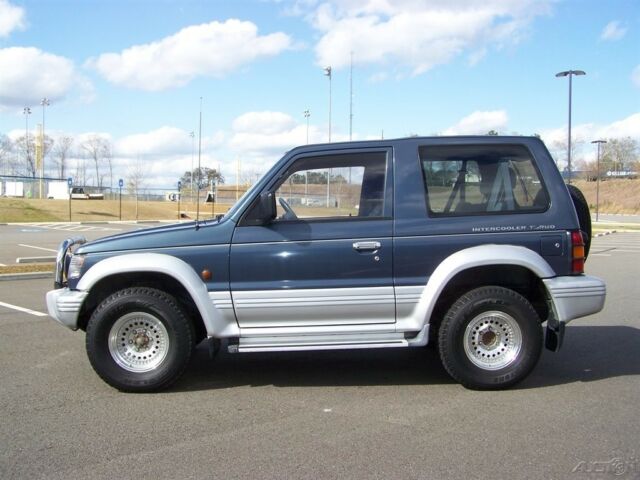 1991 Blue Mitsubishi Montero SUV