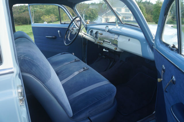 1952 White/Blue Chevrolet Deluxe Coupe