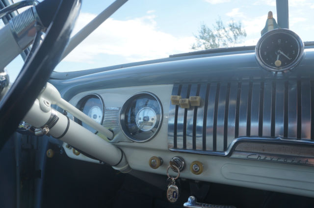 1952 White/Blue Chevrolet Deluxe Coupe