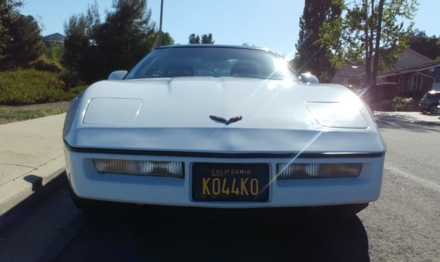 1989 White Chevrolet Corvette Coupe