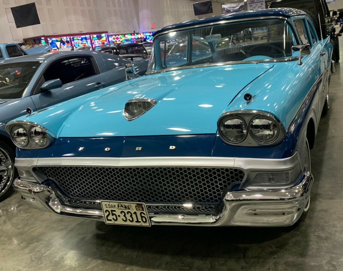 1958 Ford Custom 300 Sedan