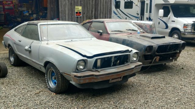 1977 Blue Ford Mustang