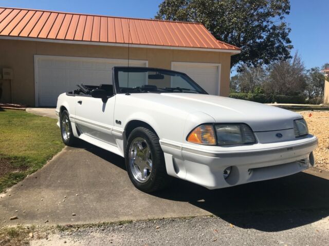 1990 White Ford Mustang Convertible