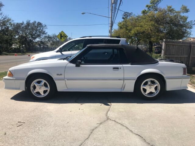 1990 White Ford Mustang Convertible