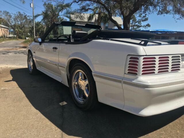1990 White Ford Mustang Convertible