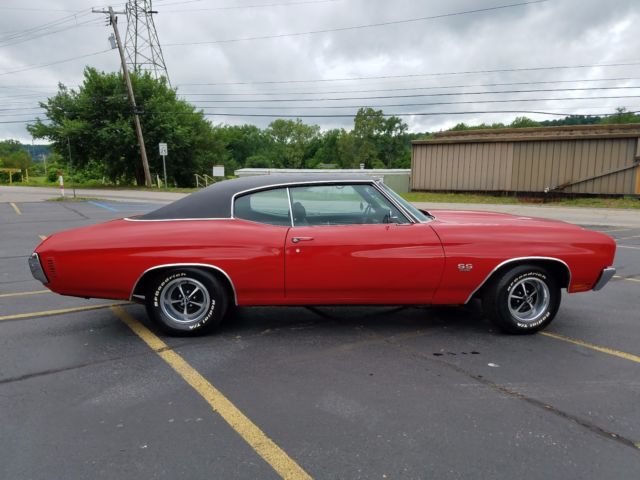 1970 Red Chevrolet Chevelle Coupe