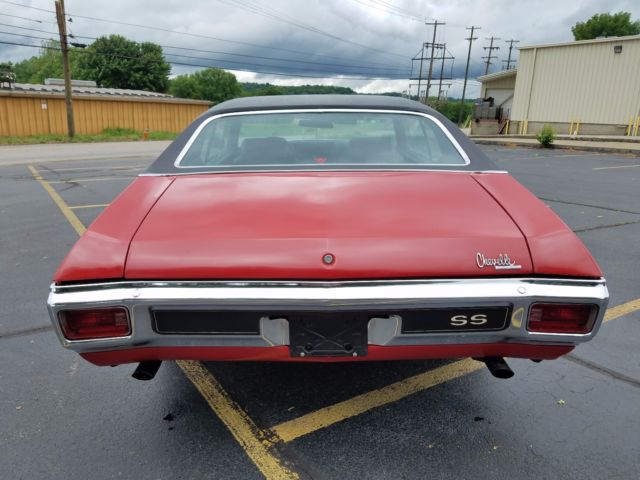 1970 Red Chevrolet Chevelle Coupe