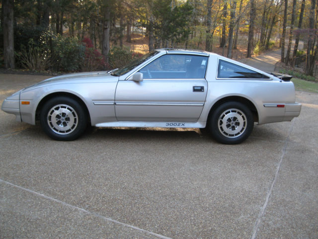 1986 Silver Nissan 300ZX