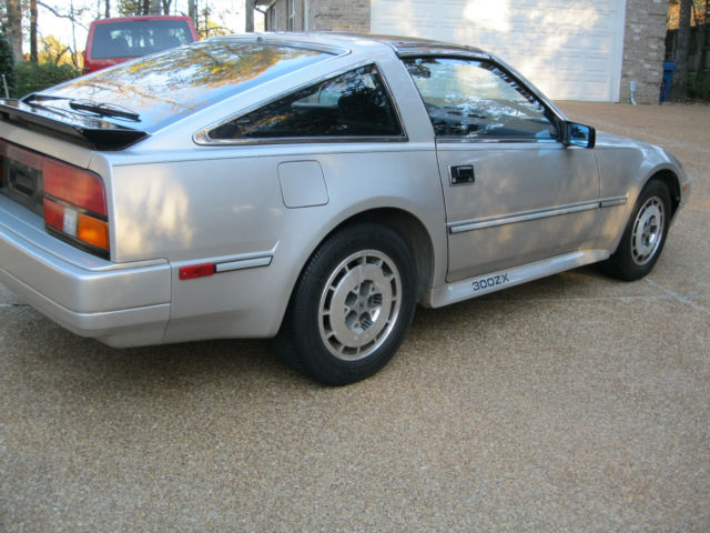 1986 Silver Nissan 300ZX