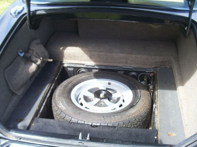 1987 Taupe silver grayish Jaguar XJ6