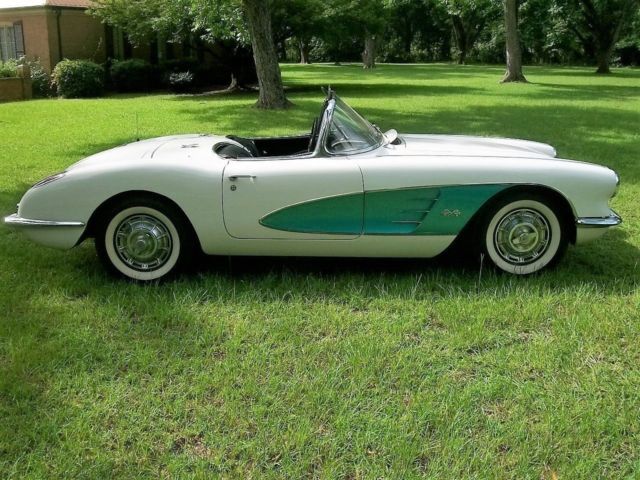1959 White Chevrolet Corvette Convertible