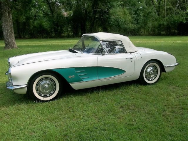 1959 White Chevrolet Corvette Convertible