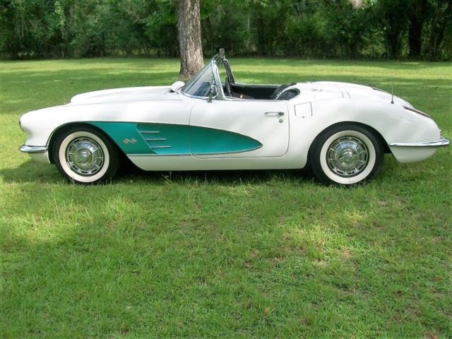 1959 White Chevrolet Corvette Convertible