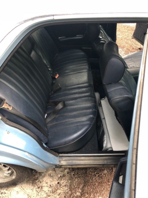 1980 Blue Mercedes-Benz 300-Series Sedan