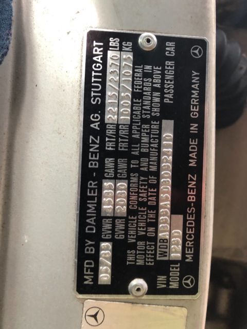 1980 Blue Mercedes-Benz 300-Series Sedan