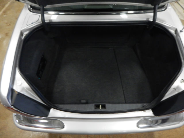 1988 Silver Jaguar XJ8 Sedan