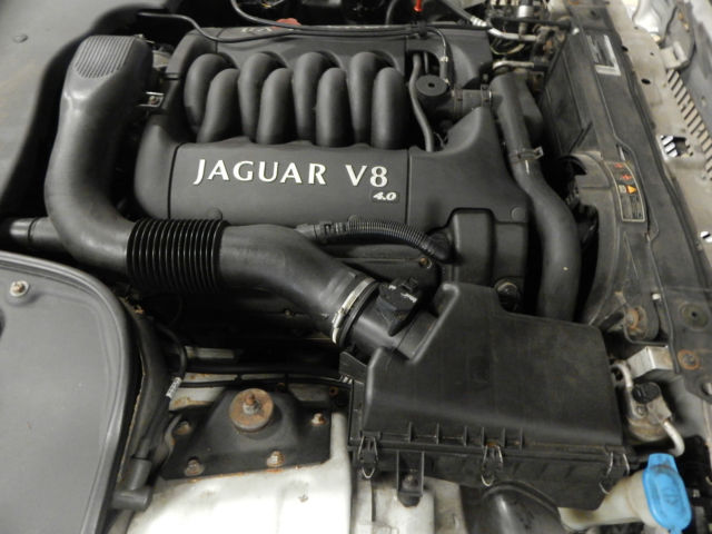 1988 Silver Jaguar XJ8 Sedan