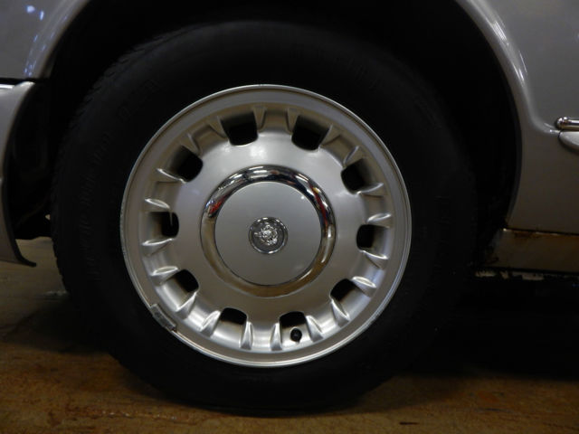 1988 Silver Jaguar XJ8 Sedan