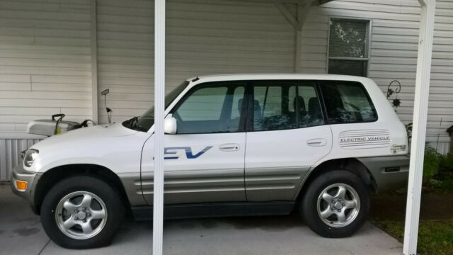 1980 Silver Toyota RAV4 EV SUV