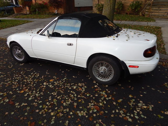 1992 Strato Blue Mica Mazda MX-5 Miata Convertible