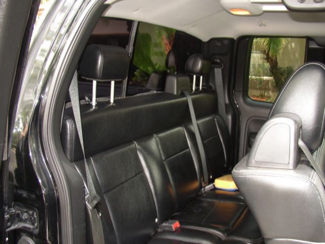 0005 black Ford F-150 Extended Cab Pickup