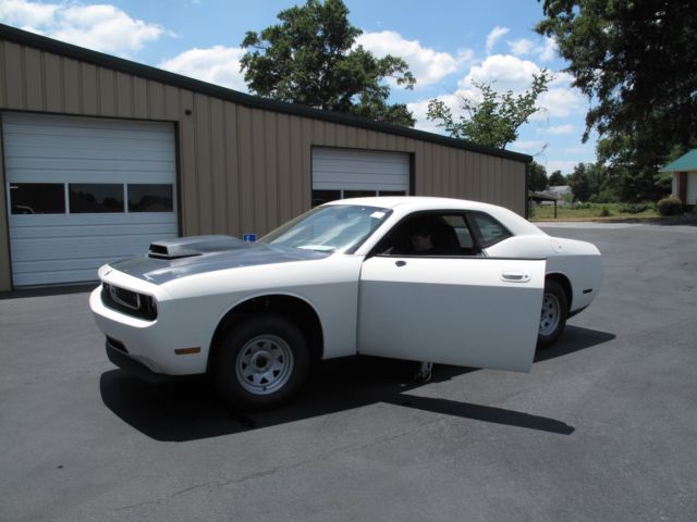 1970 White Dodge Challenger