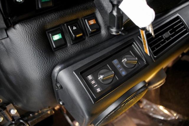 1914 Green Land Rover Defender SUV